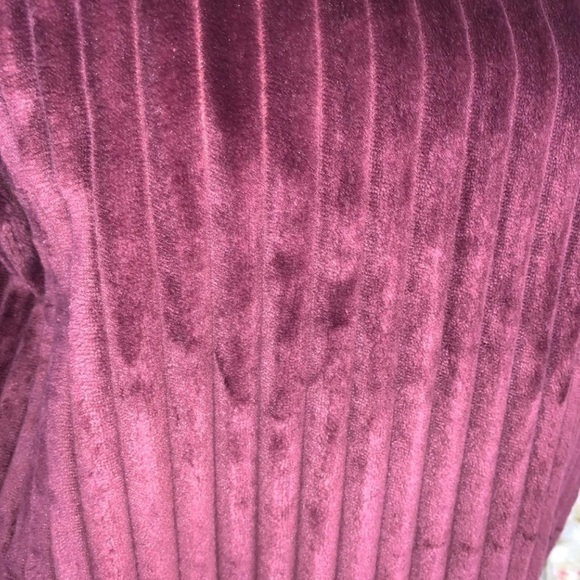 3x Juniors Burgundy Velour Long Sleeve Sweater Stretch Ribbed Crew Neck Size 21 - Picture 4 of 8